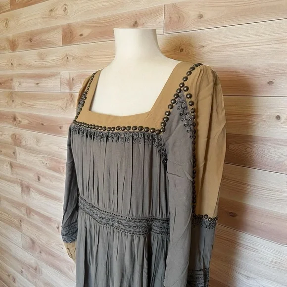 Double D Ranch Elegant Gray and Tan Dress - Picture 2 of 10